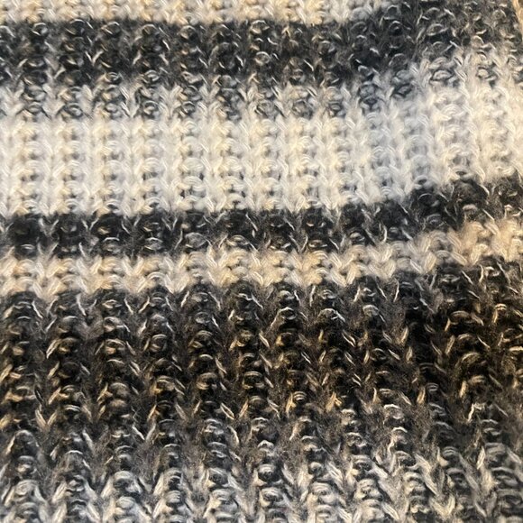 Ultra Flirt Juniors Chunky Knit Striped Sweater NWOT - Picture 7 of 8